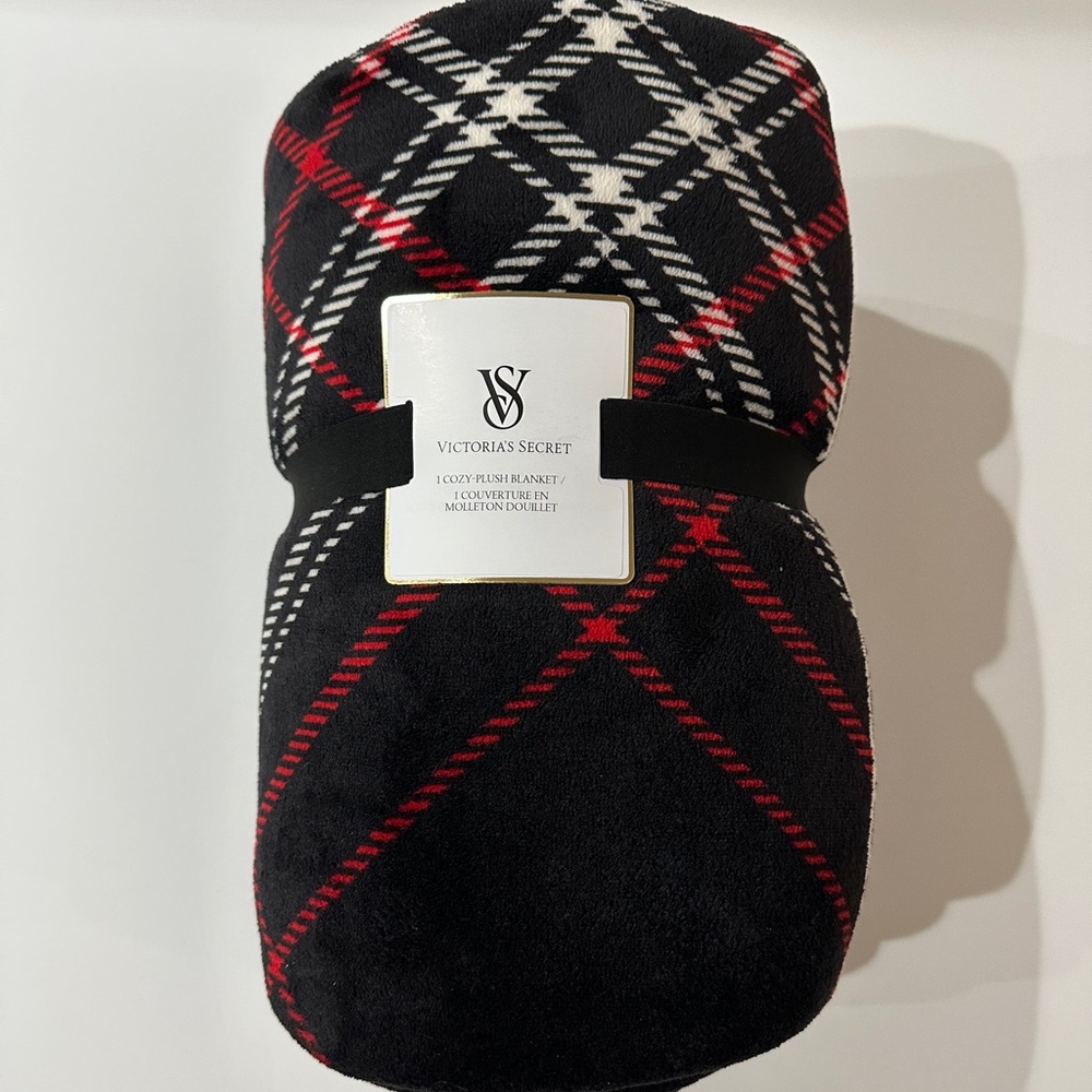 Victoria's Secret Black, Red & White Plaid Plush Throw Blanket